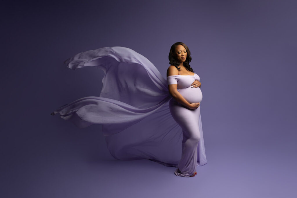 This mother planned her maternity and newborn photography sessions with the same photographer so that they would have continuity